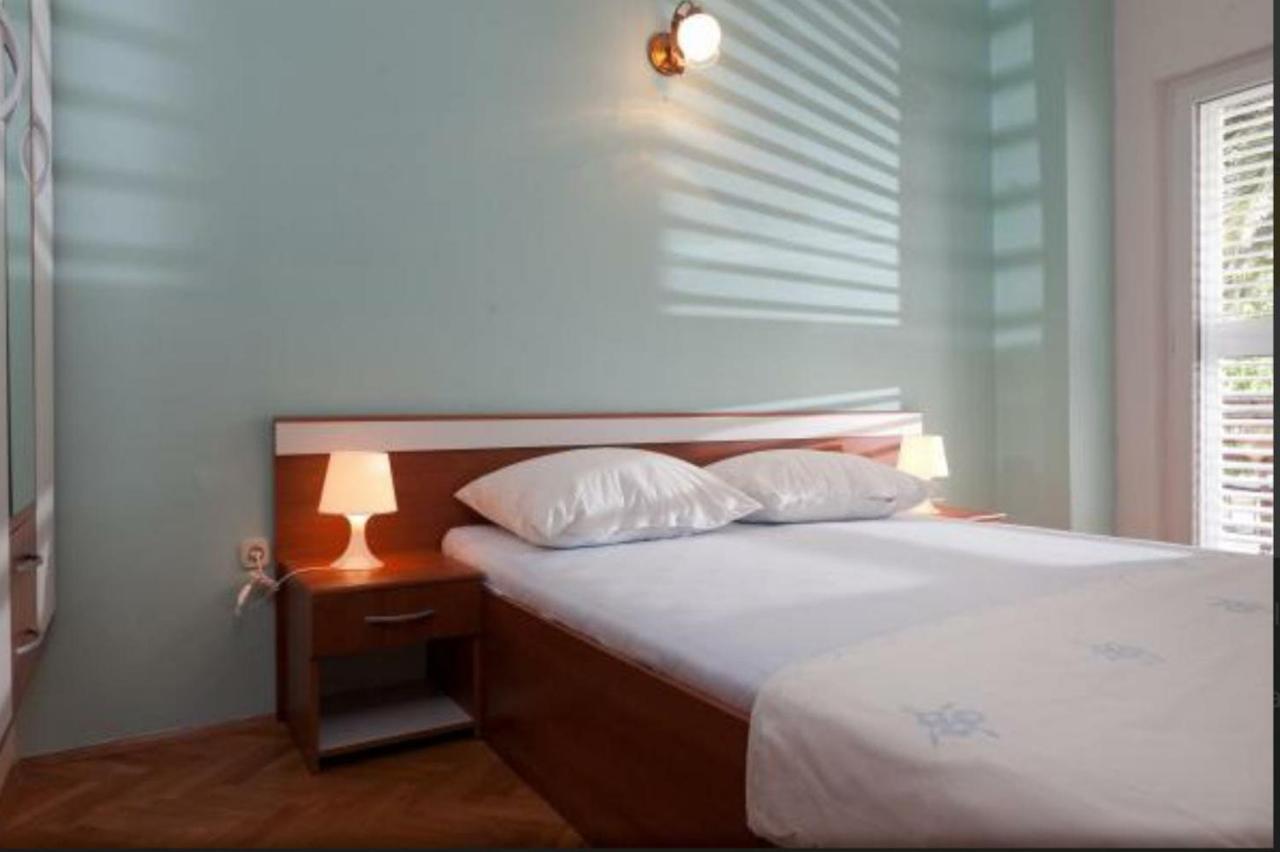 Vega Apartments Podgora Esterno foto